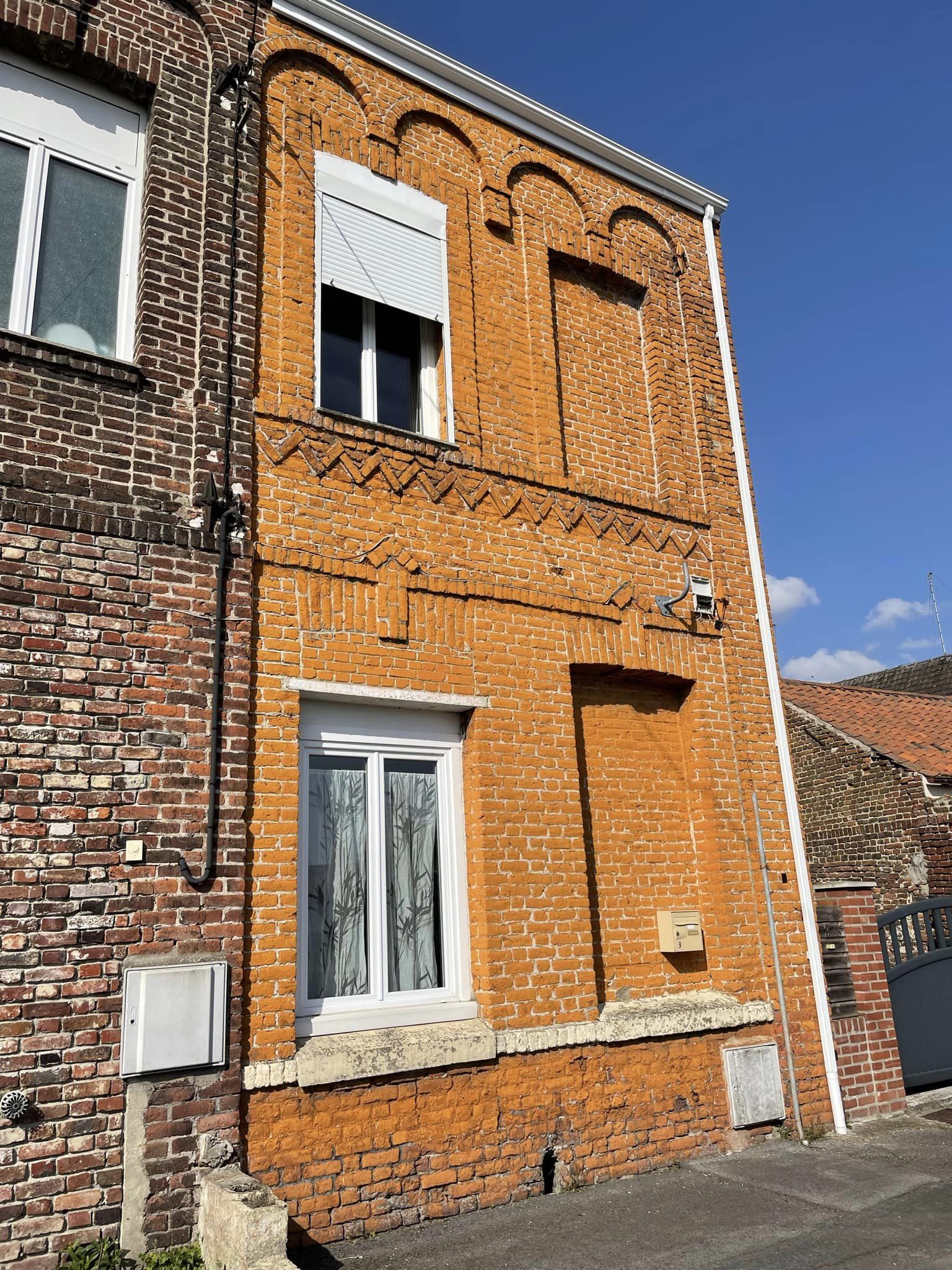 Entreprise générale de batiment saint amand les eaux - Une maison avant un ravalement de façade
